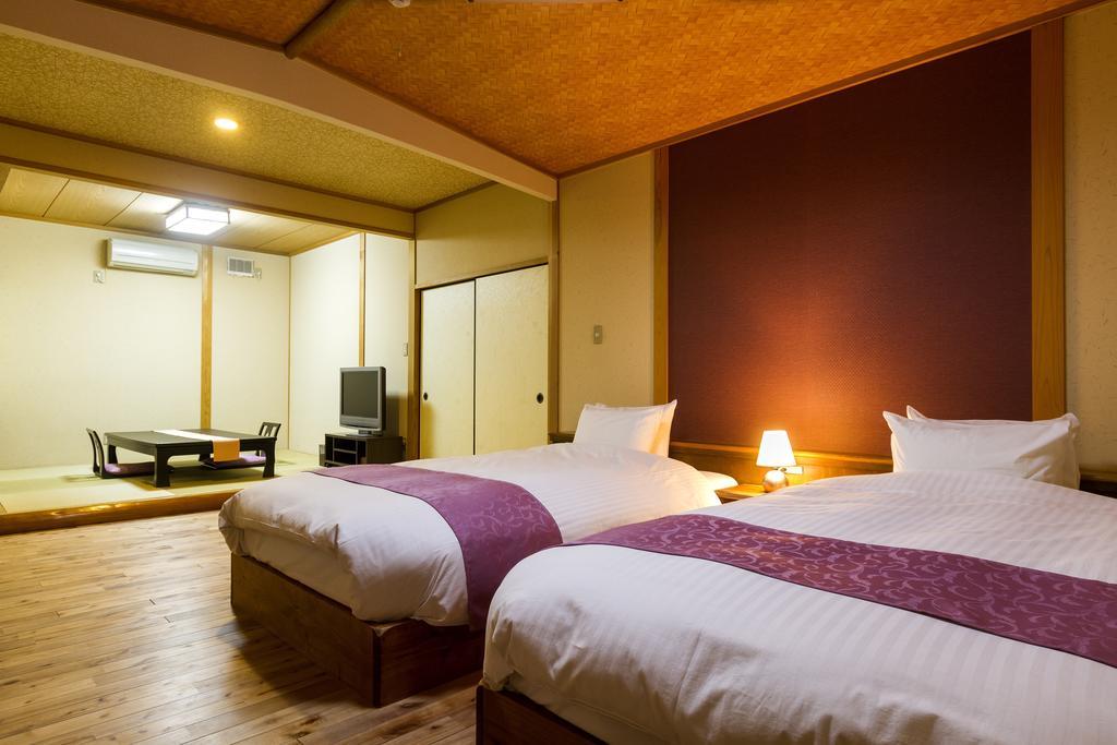 Yufuin Ryokuyu Hotel ภายนอก รูปภาพ